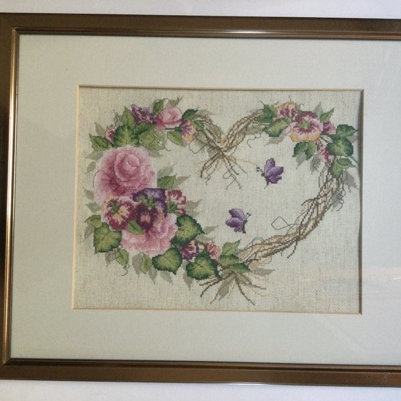 Beautiful Cross stitch needle art flowers heart matted framed good condition - Picture 1 of 7